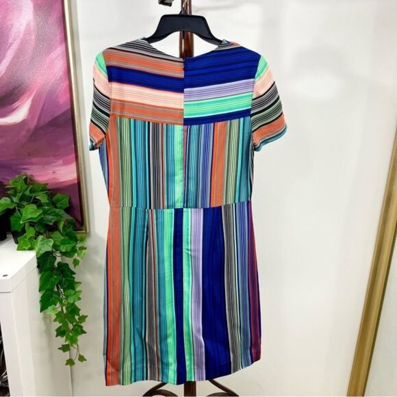 Diane von Furstenberg Short-Sleeve Tailored Dress Size 12 - Picture 9 of 12